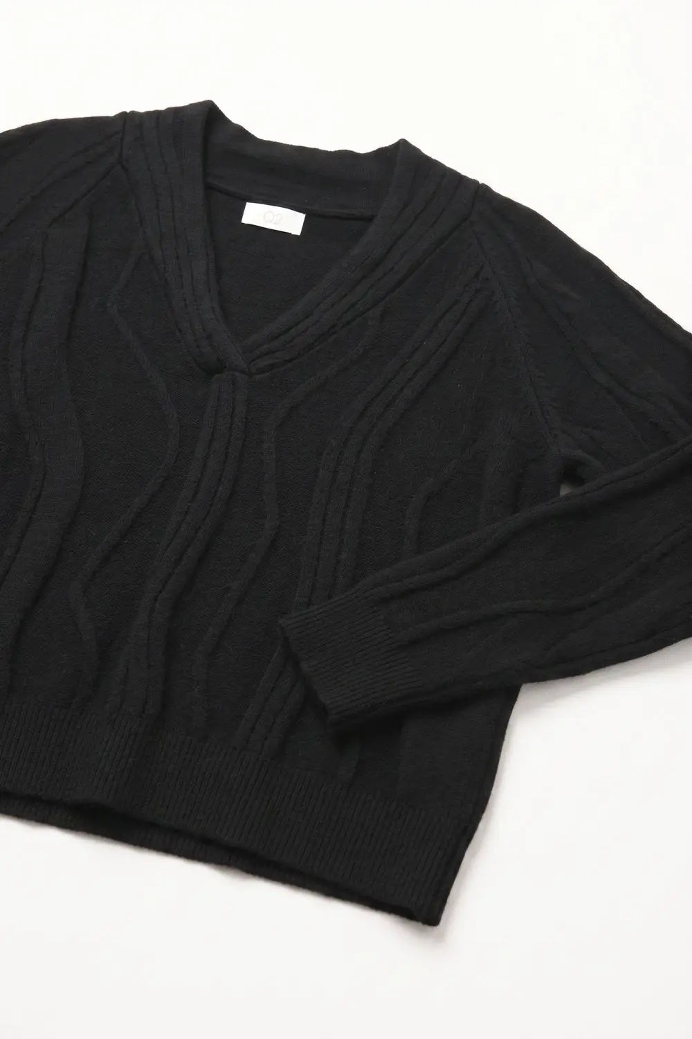 Textured Wave-Knit V-Neck Sweater in black - BLACK / ONE - Sweaters