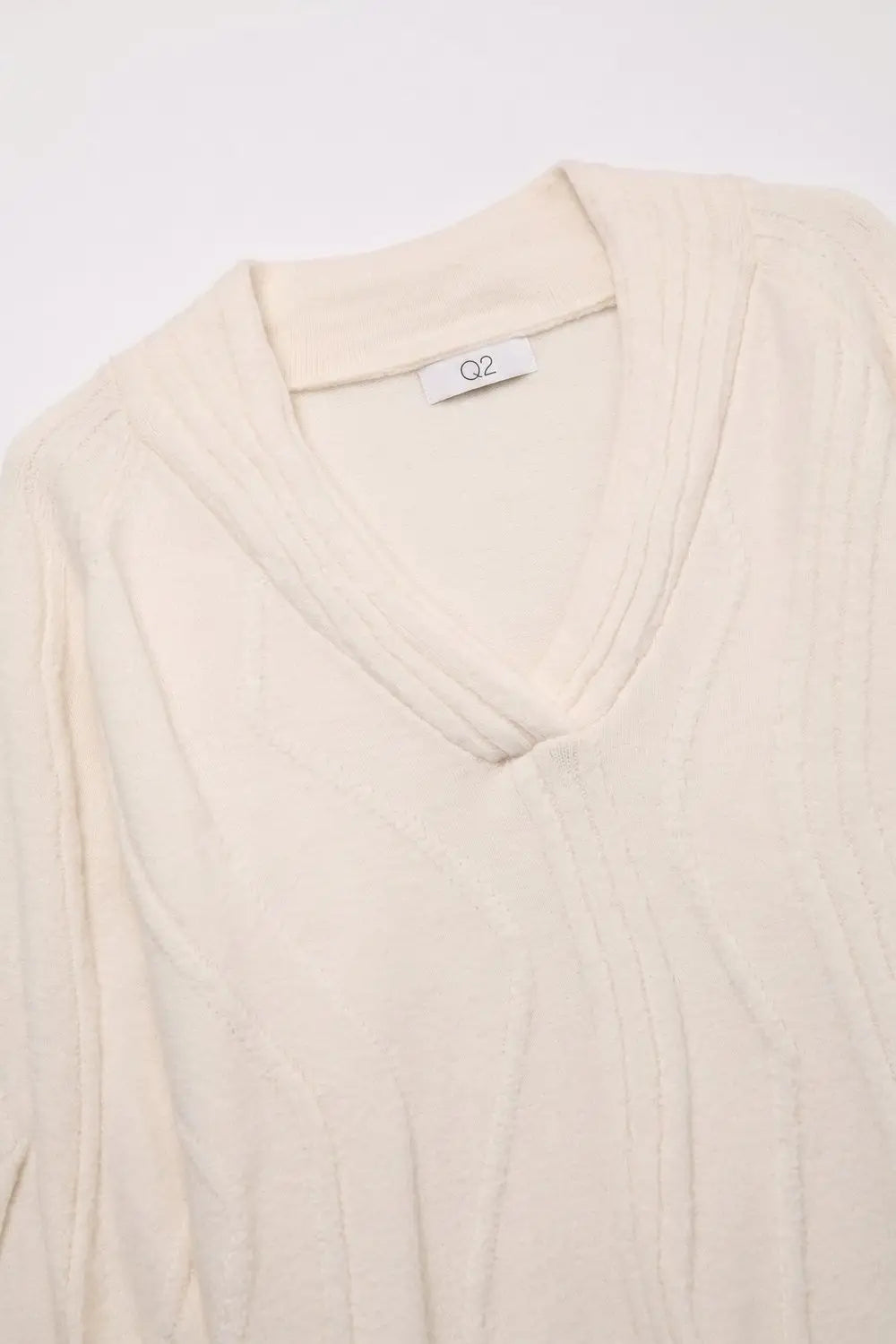 Textured Wave-Knit V-Neck Sweater in white - WHITE / ONE - Sweaters