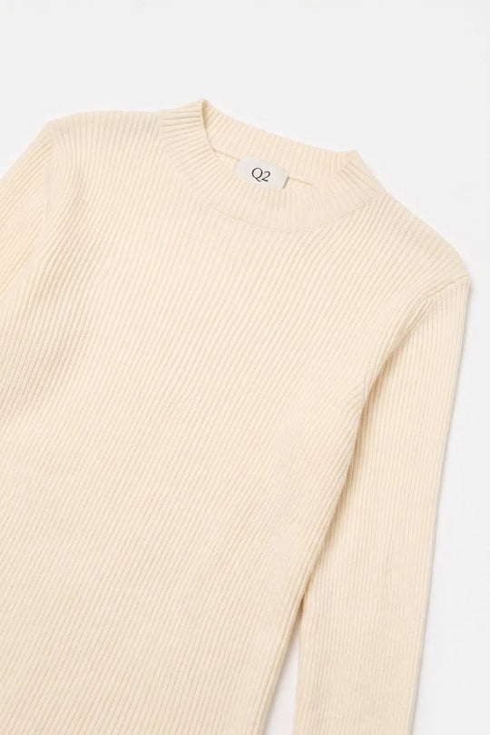 Fine Ribbed Merino Wool Sweater in cream with Mock neck