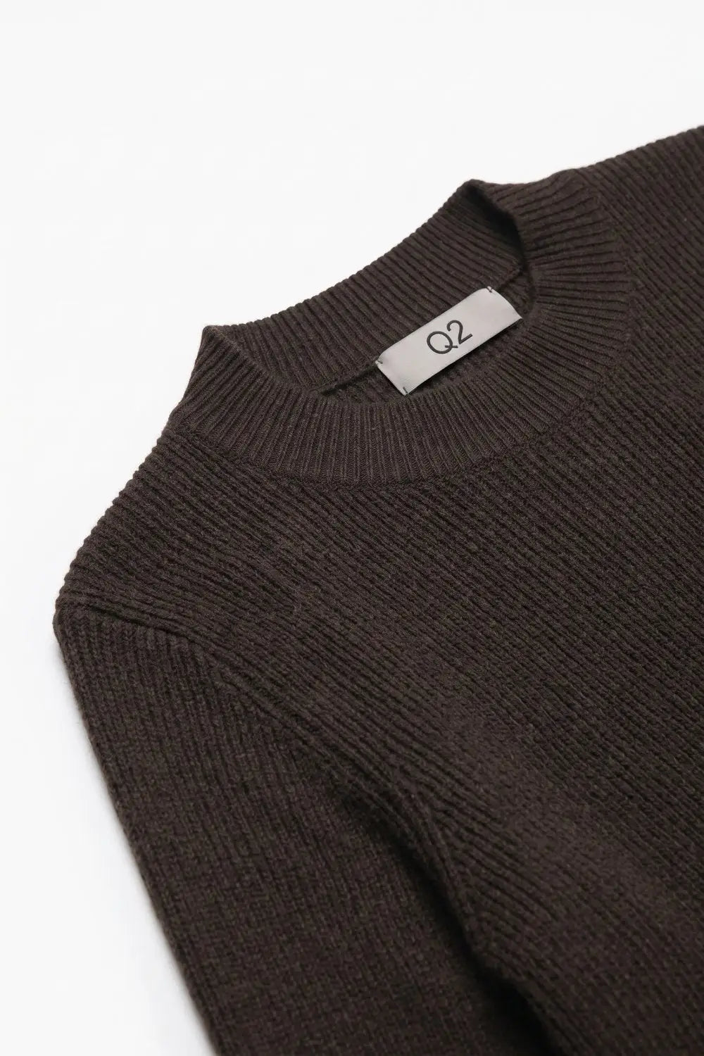 Fine Ribbed Merino Wool Sweater in brown with Mock neck