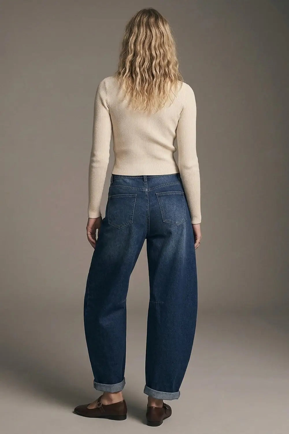 Barrel jeans with balloon-style knee seam detail