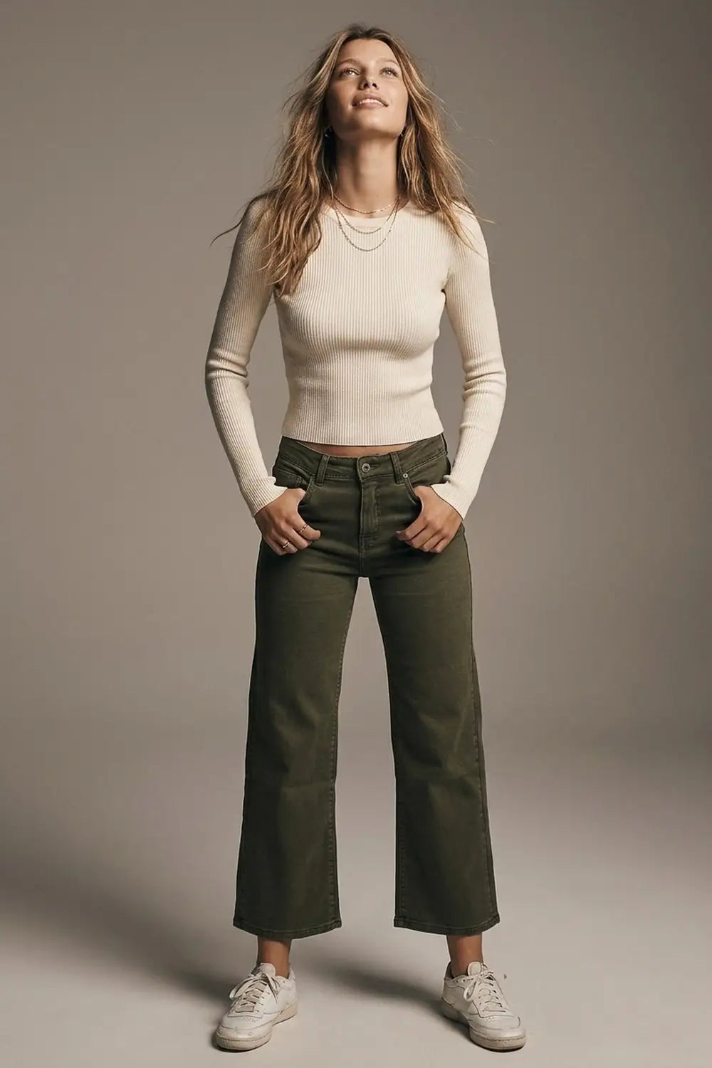 Cropped wide leg jeans in khaki - Colored Jeans
