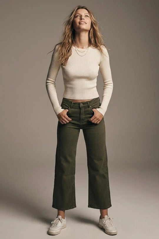 Cropped wide leg jeans in khaki - Colored Jeans