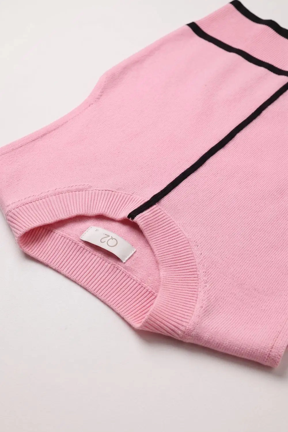Light Pink Fine Knit Contrast Seam Sleeveless Vest with round neck