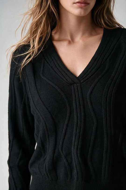Textured Wave-Knit V-Neck Sweater in black - BLACK / ONE - Sweaters