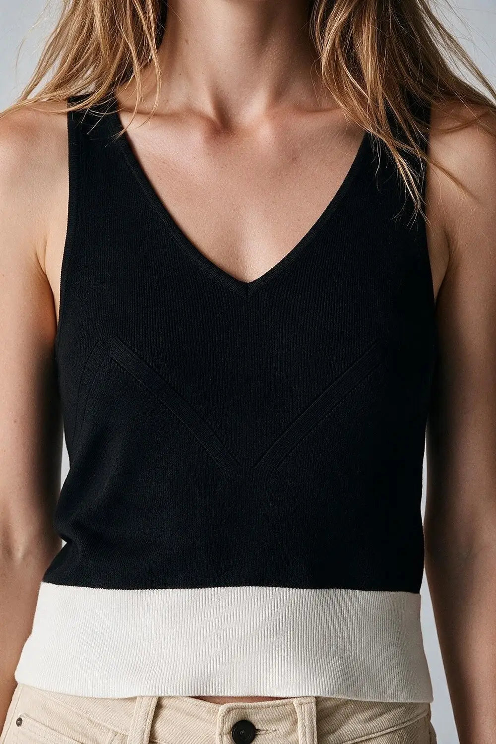 Black Ribbed Knit Contrast Hem V-Neck Cropped Tank Top - BLACK / ONE - Tops