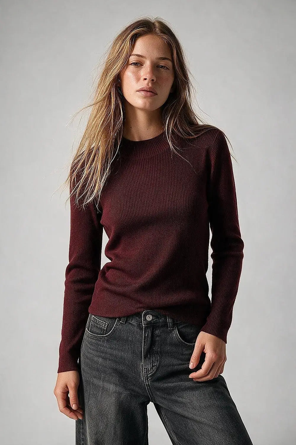 Fine Ribbed Merino Wool Sweater in Burgundy with Mock neck