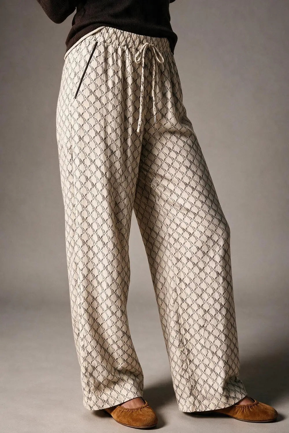 Cream horse Print Quilted Drawstring Wide Leg Pants
