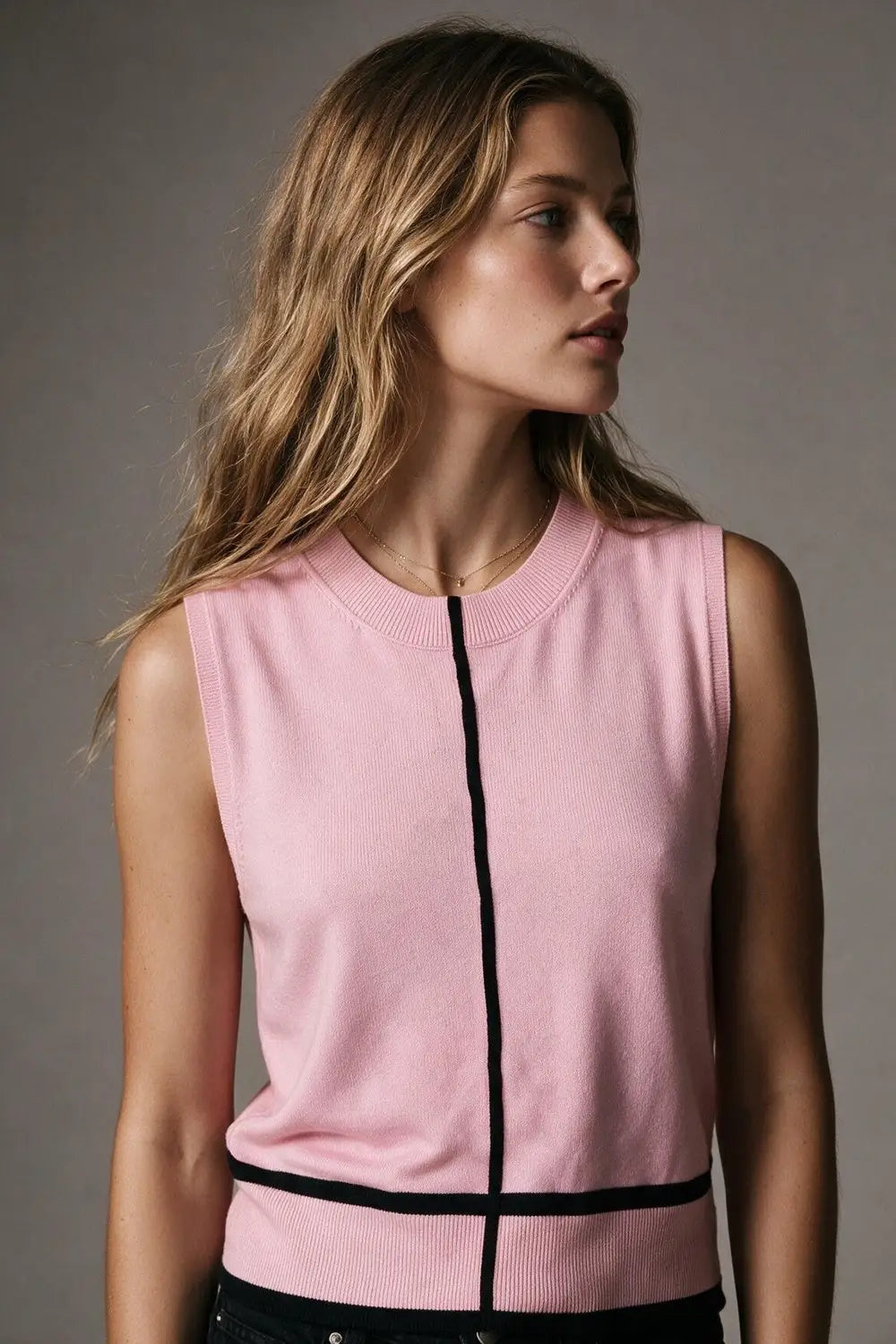 Light Pink Fine Knit Contrast Seam Sleeveless Vest with round neck