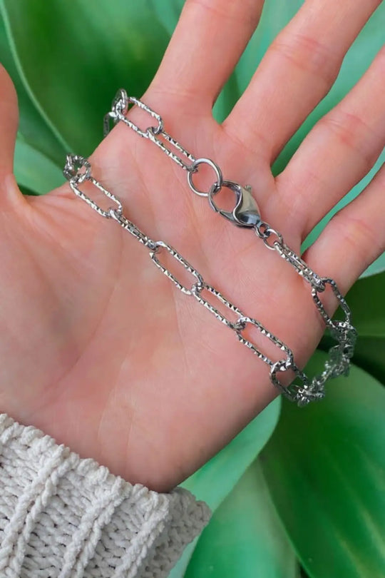 STATEMENT PAPERCLIP NECKLACE