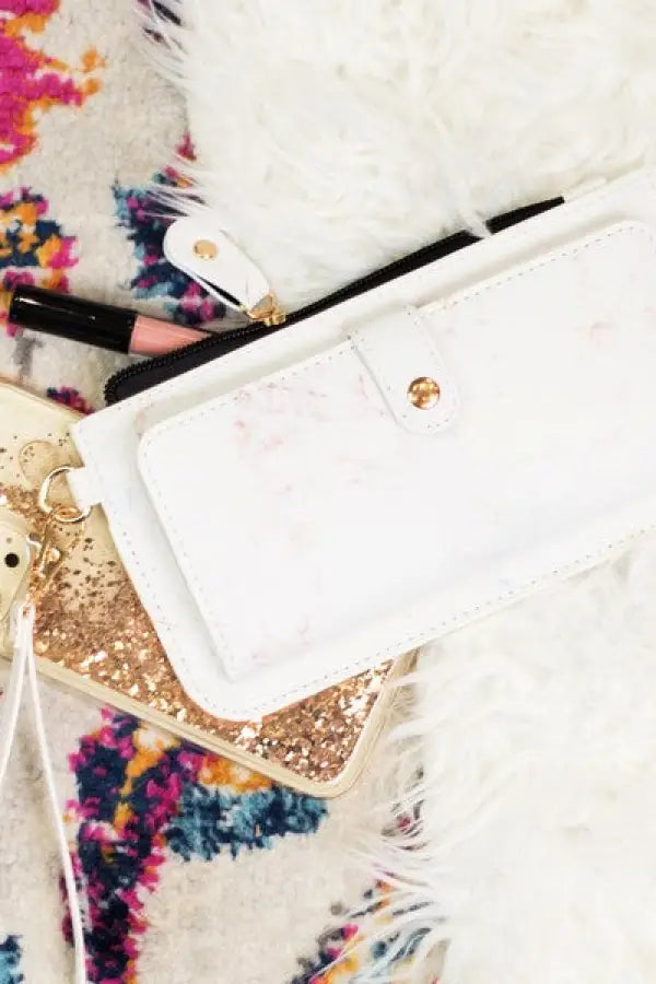 Bella Wristlet Credit Card Zipper Wallet