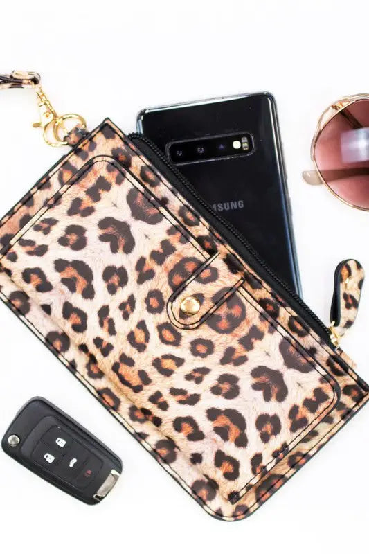 Bella Wristlet Credit Card Zipper Wallet - Leopard / 1