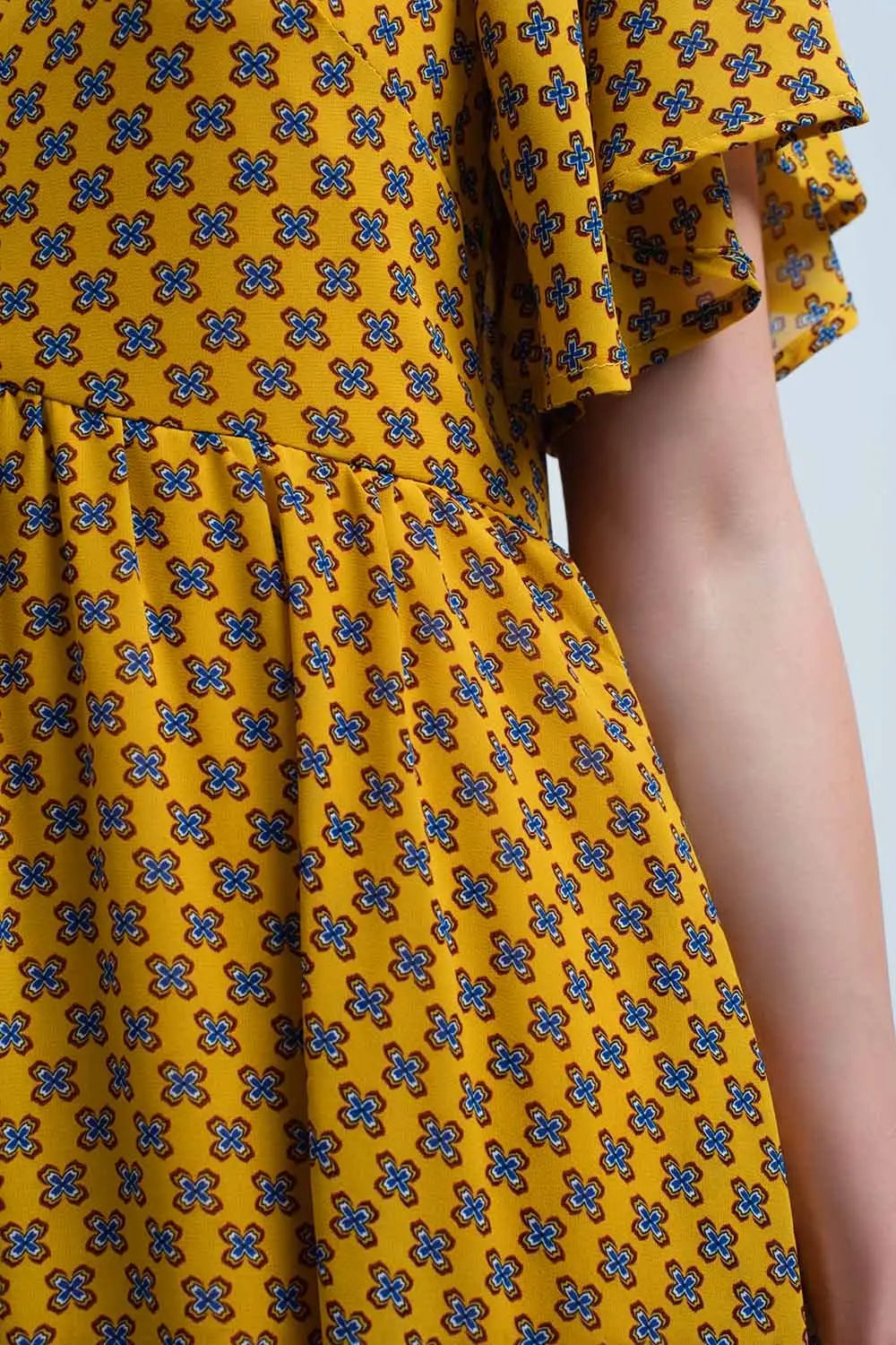 Yellow dress with flight and geometric pattern - Dresses