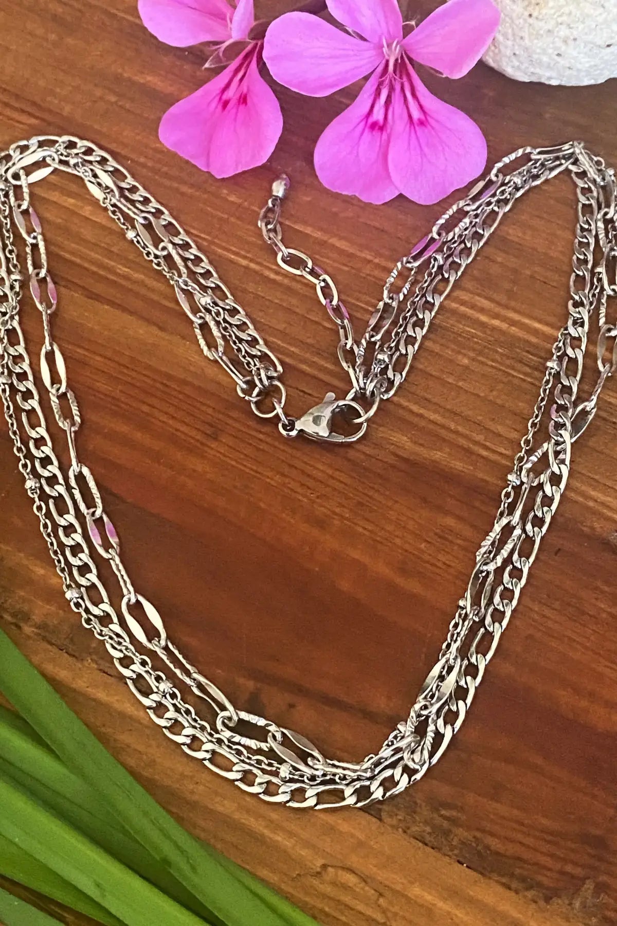 MULTI CHAIN NECKLACE