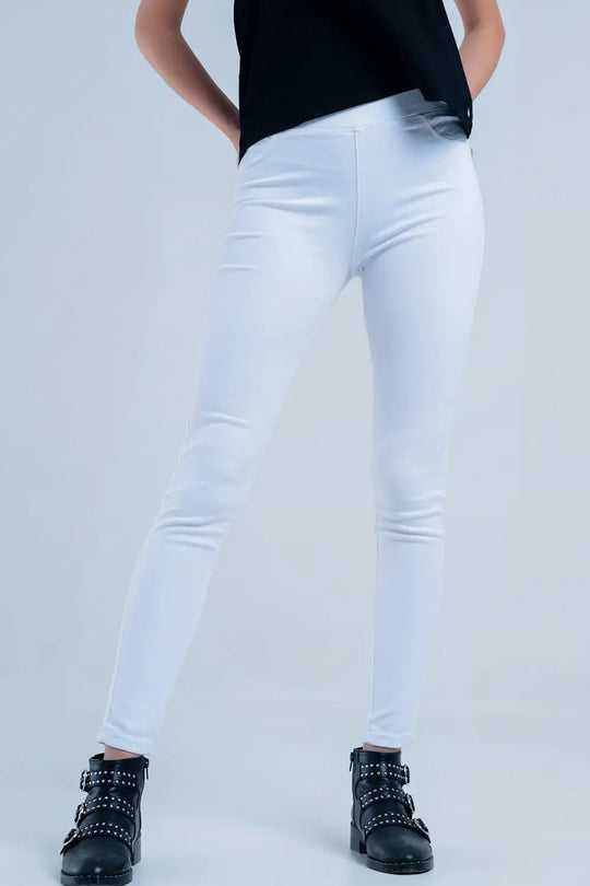 White Jeggings with back pockets - Pants