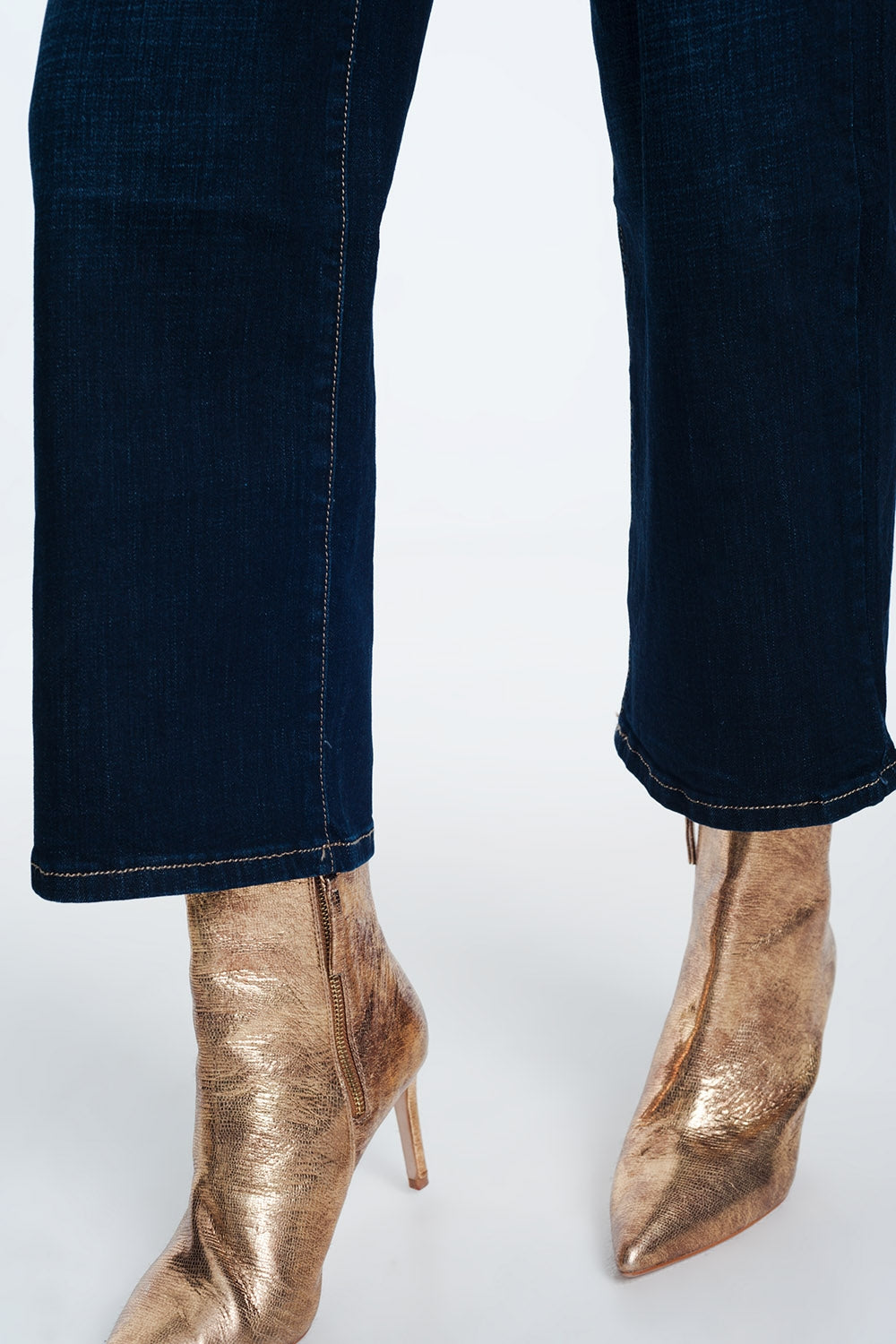 Dark blue mom jeans