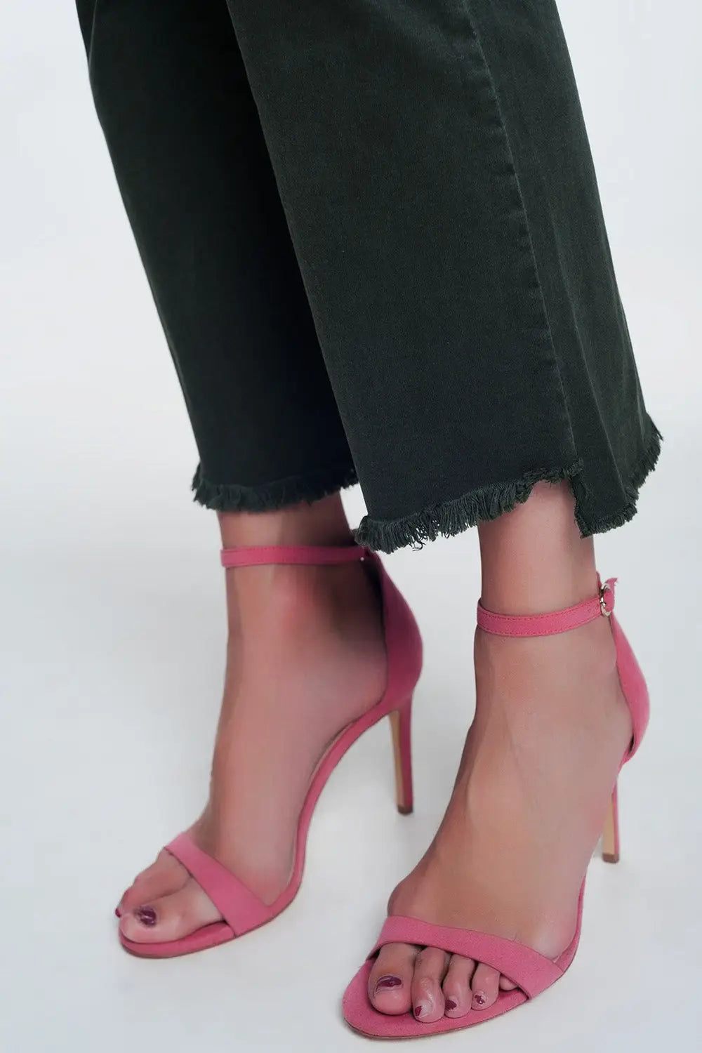 High rise raw hem flared jeans in khaki - Colored Jeans