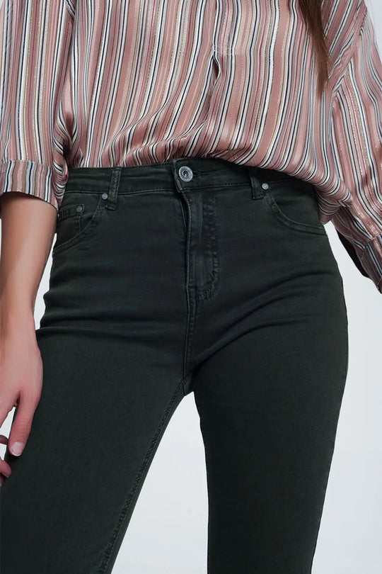 High rise raw hem flared jeans in khaki - Colored Jeans
