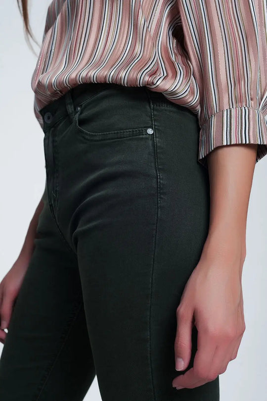High rise raw hem flared jeans in khaki - Colored Jeans