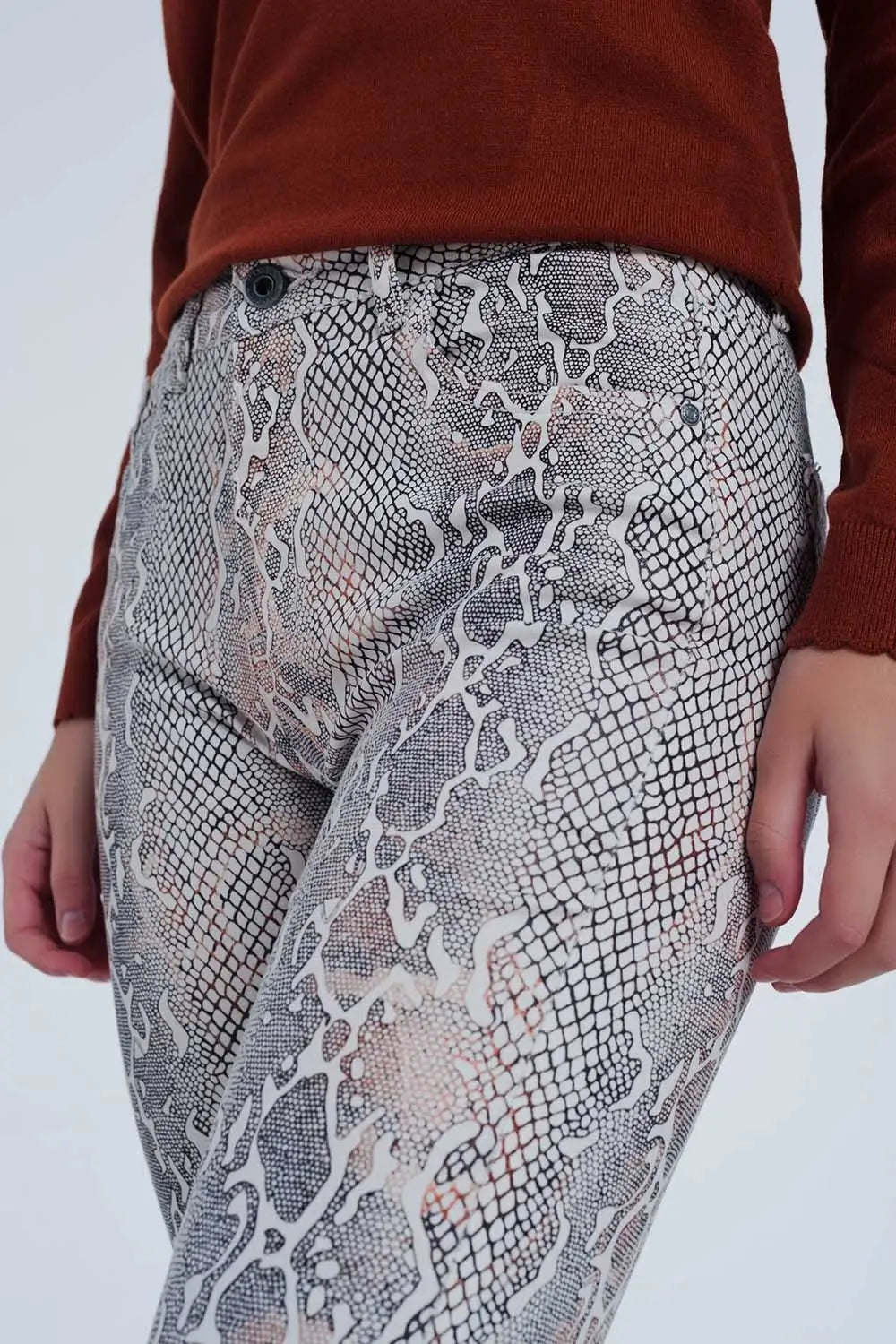 beige coloured pants with snake print - Colored Jeans