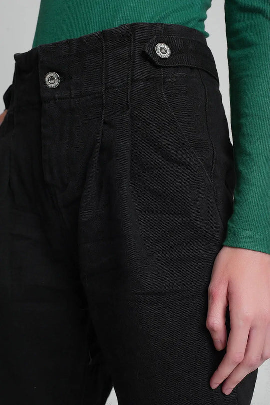 Jeans with paper bag waist and button details in black - Colored Jeans