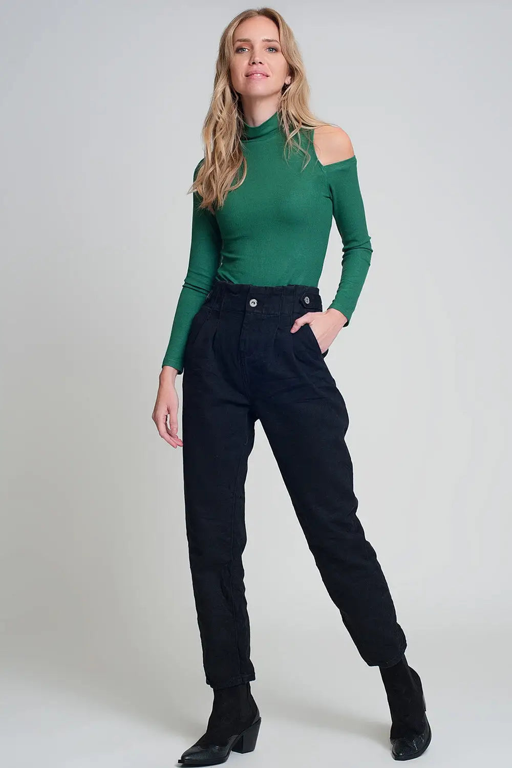 Jeans with paper bag waist and button details in black - Colored Jeans