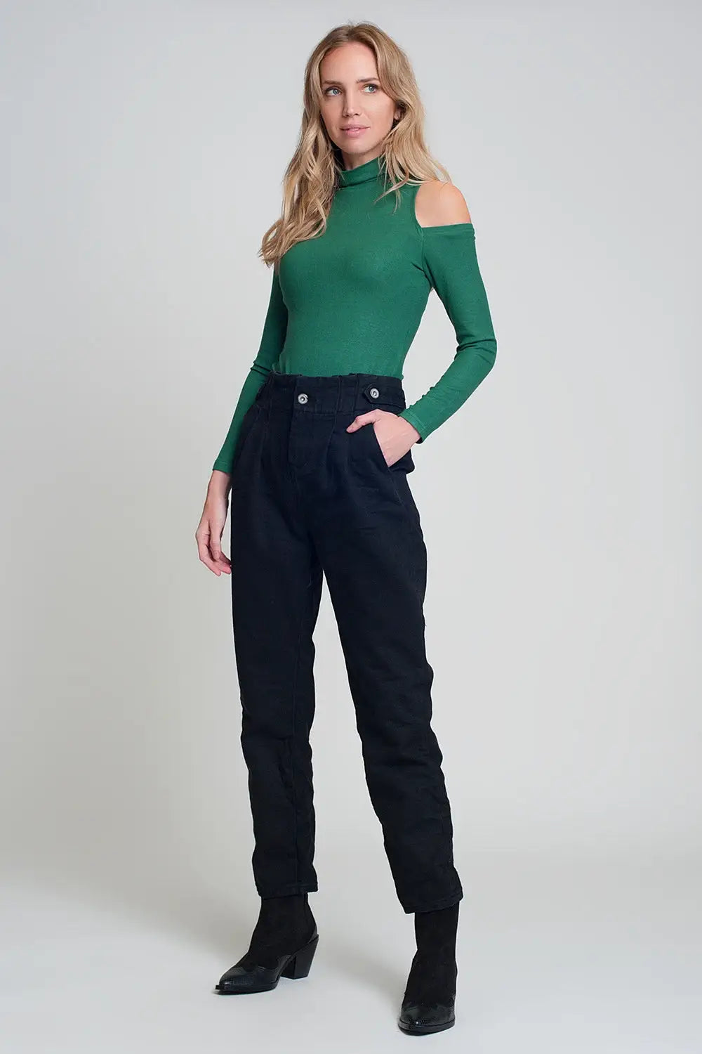 Jeans with paper bag waist and button details in black - Colored Jeans