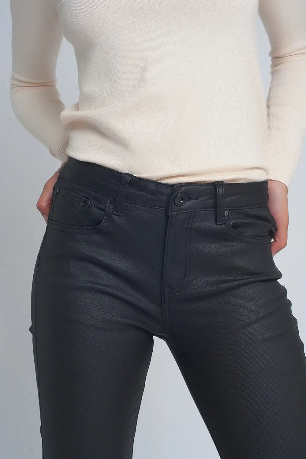 Faux leather skinny trousers in black colour - Pants