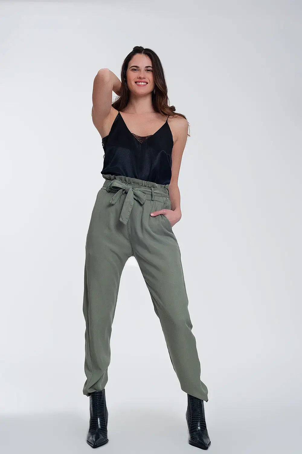 Pants with tie waist in green - Pants