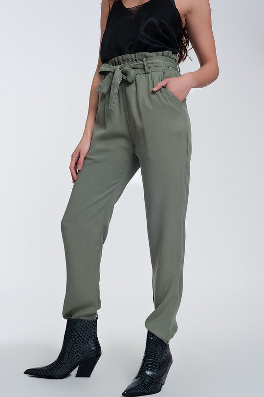 Pants with tie waist in green