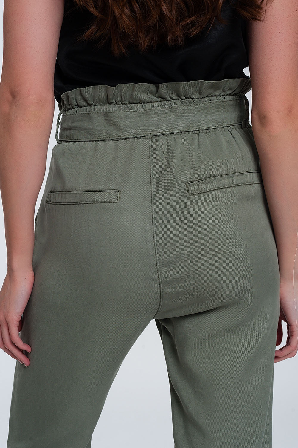 Pants with tie waist in green