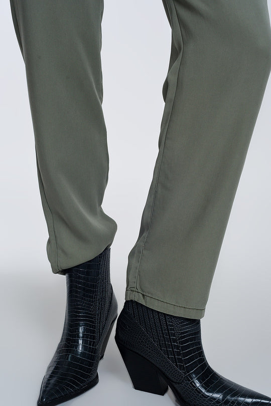 Pants with tie waist in green