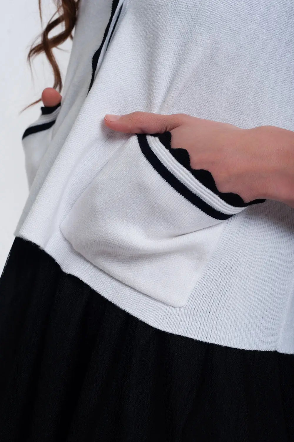 Contrast trim cardigan in white - Cardigans
