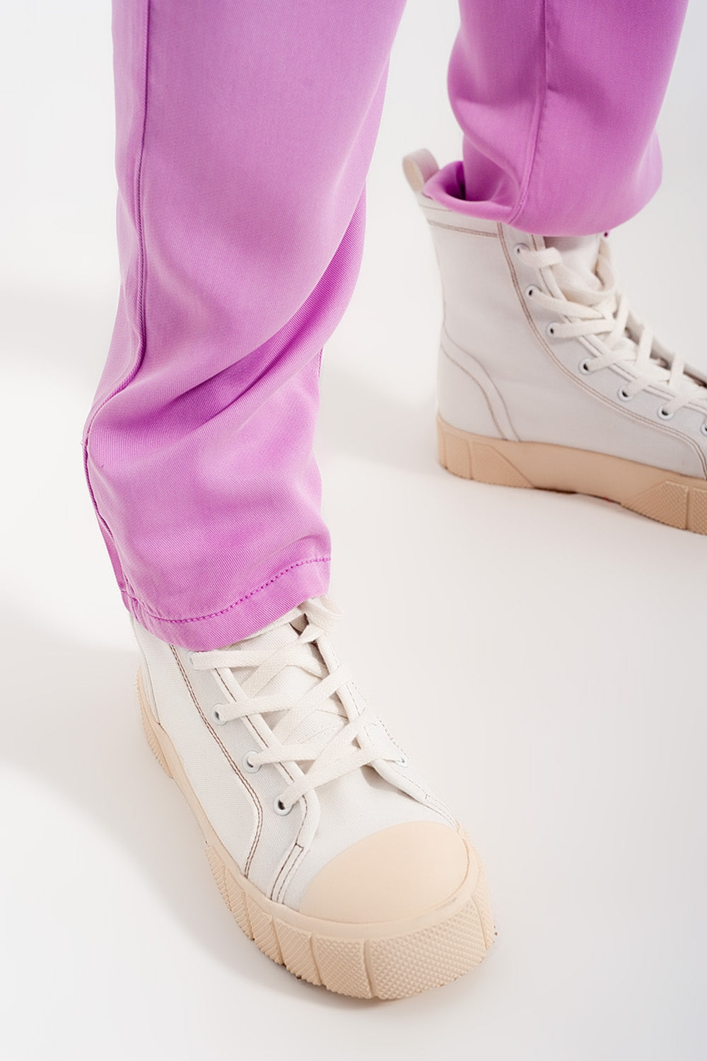 Lightweight Pants with tie waist in purple