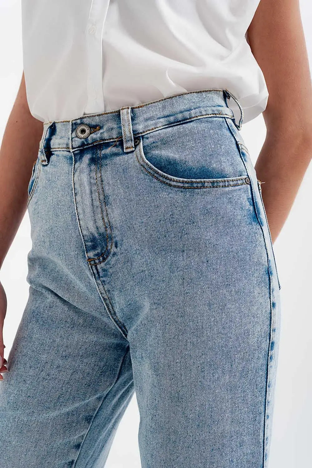 High rise wide leg jeans in bleach wash