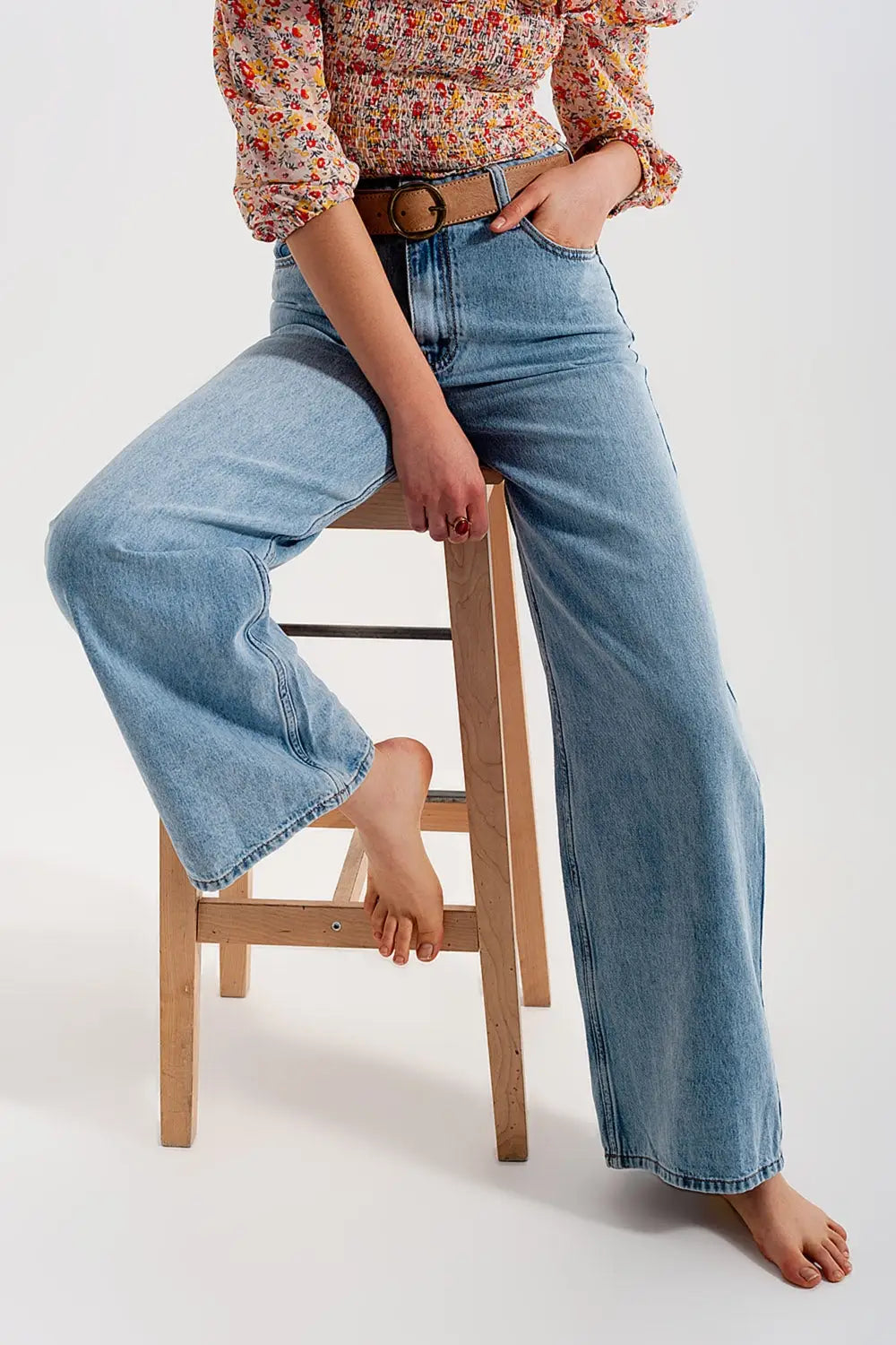 Wide leg jeans with high waist in light blue
