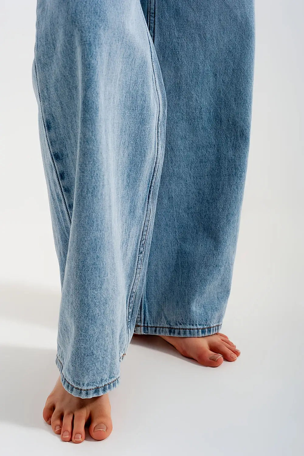 Wide leg jeans with high waist in light blue