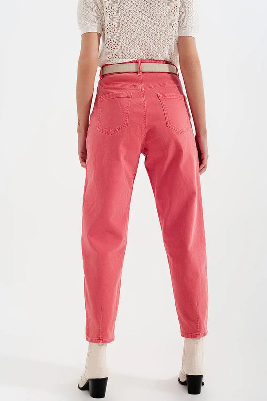 High rise mom jeans with pleat front in pink - Colored Jeans