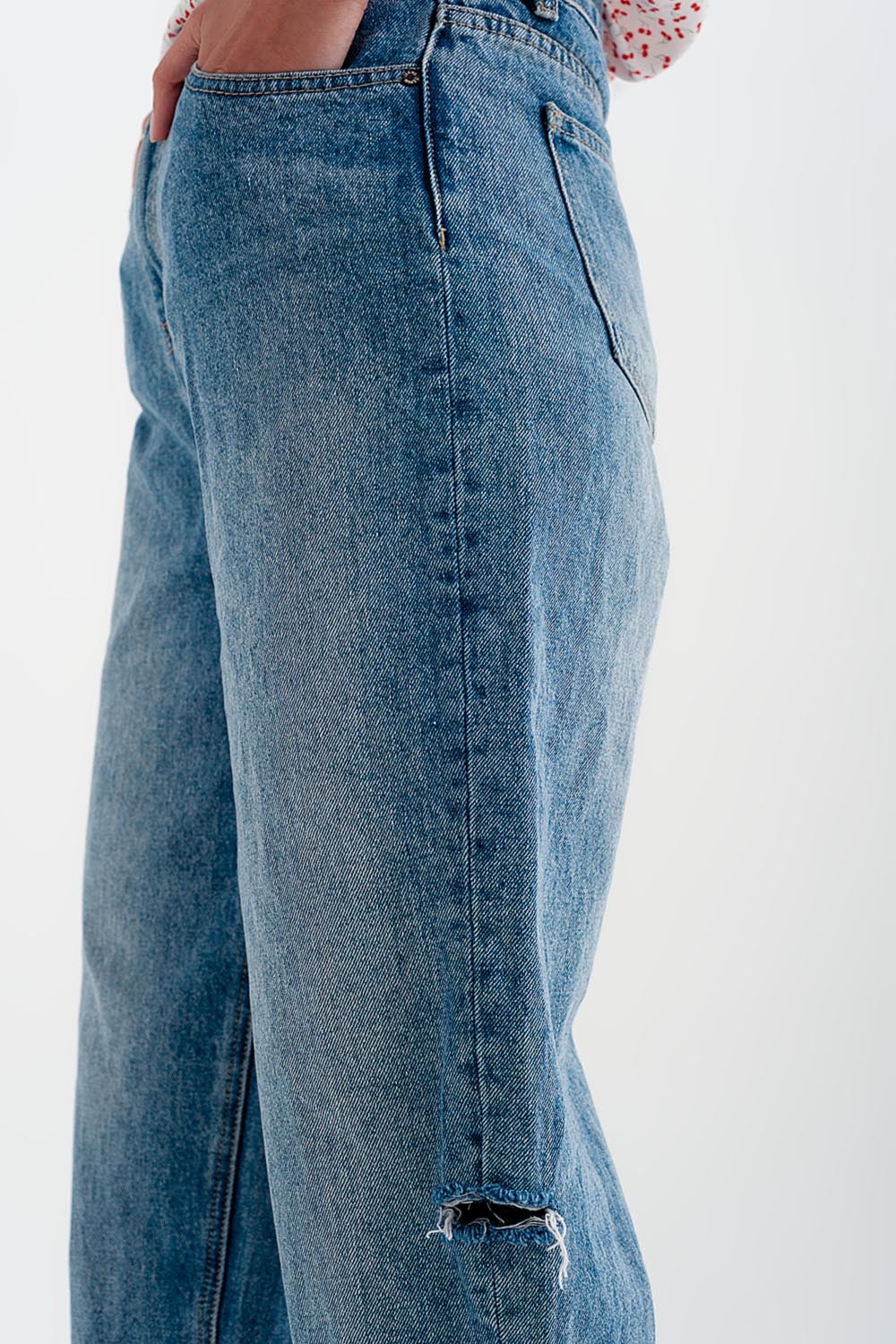 Relaxed fit side rip jeans in mid blue