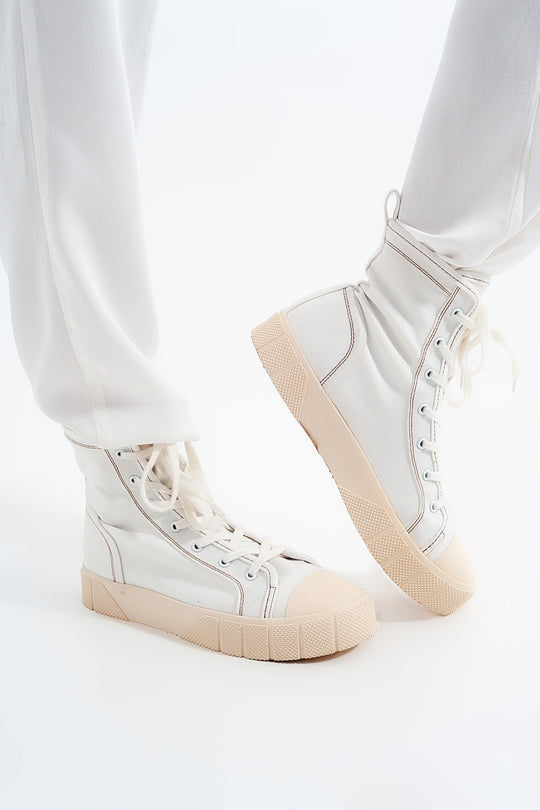 Lightweight Pants with tie waist in white