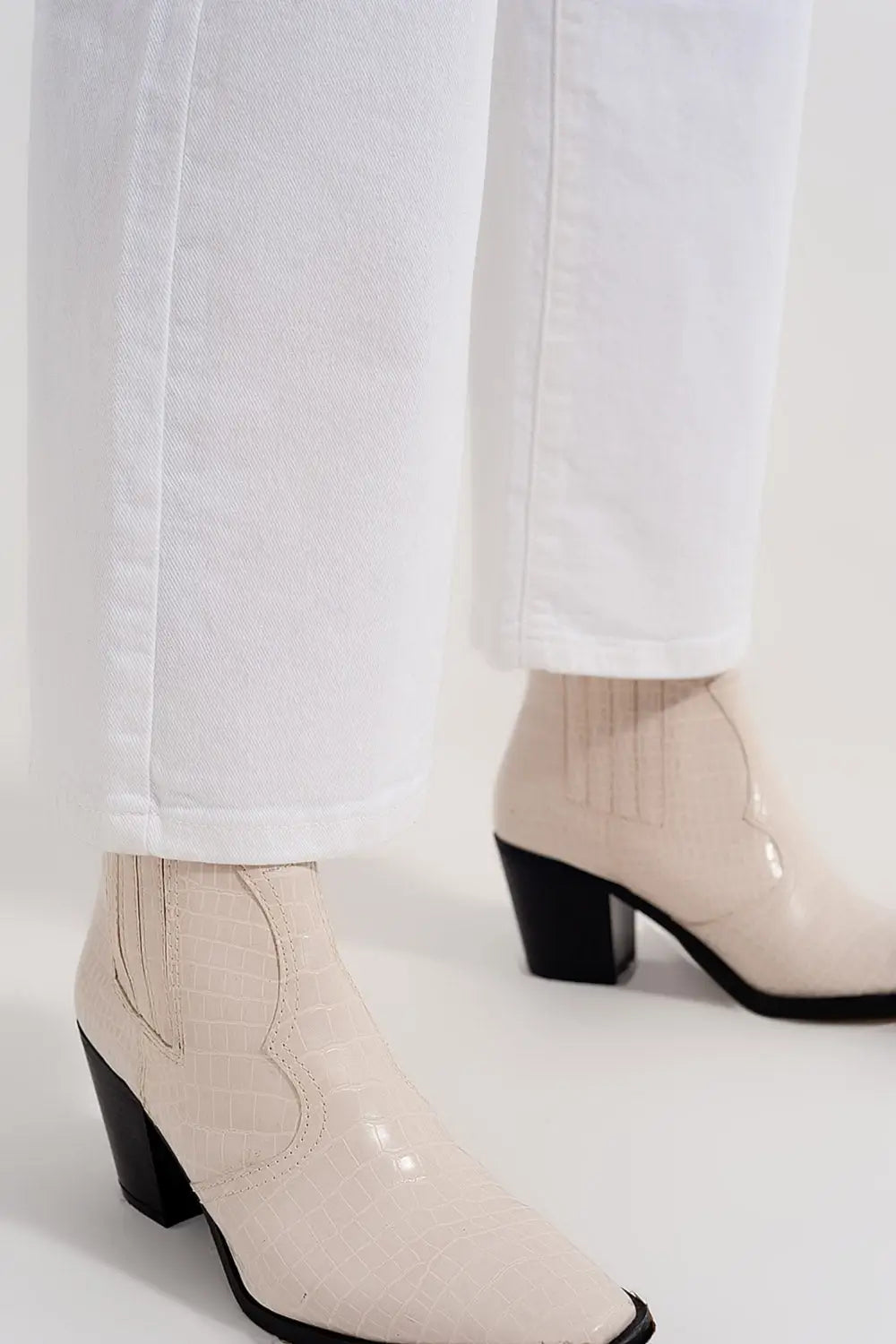 Straight leg ankle grazer jeans in white