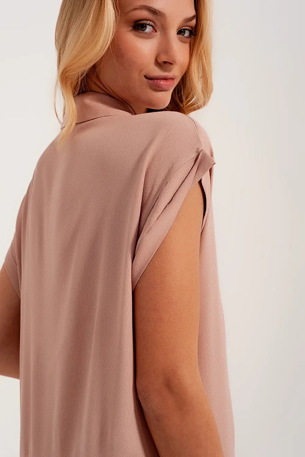 Tiered hem shirt dress in light pink - Dresses
