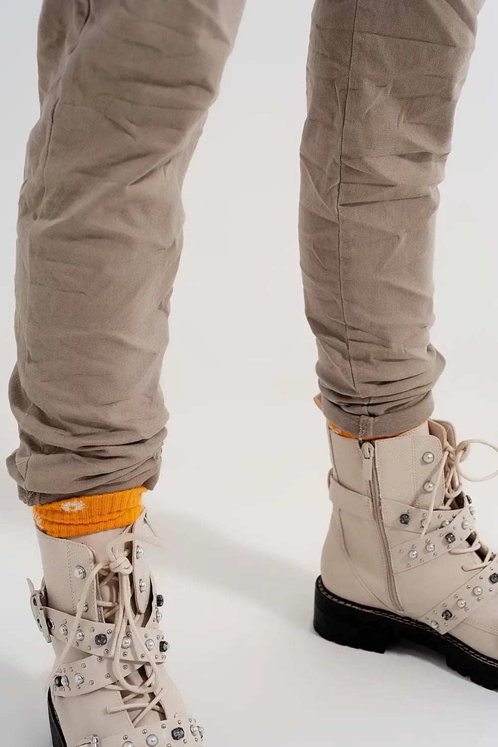 Skinny chinos with elastic waist beige - Colored Jeans