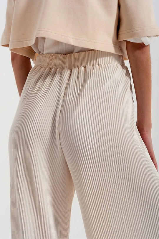 Relaxed wide leg trousers in plisse cream - Pants