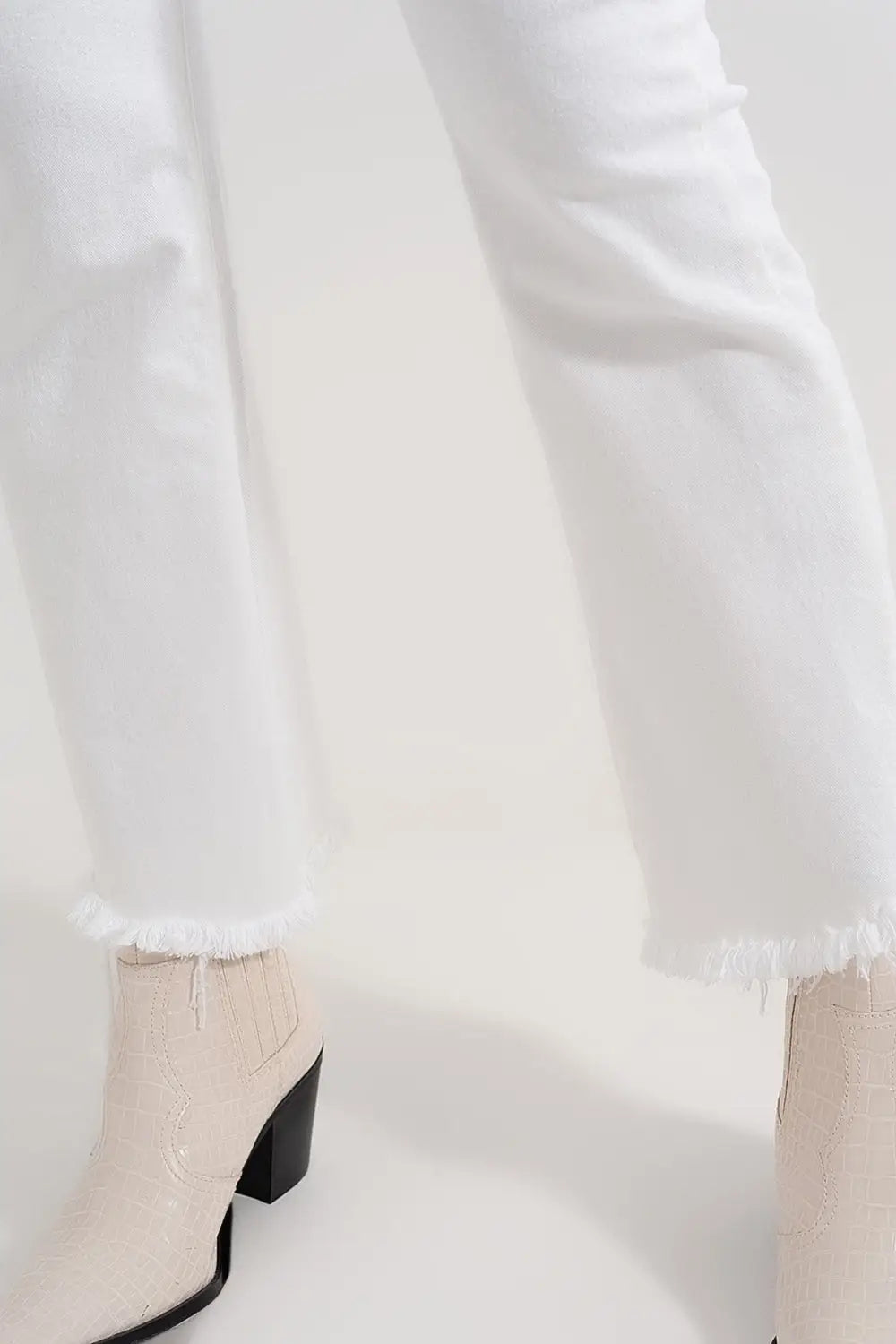 straight Pants in white with wide ankles - Colored Jeans