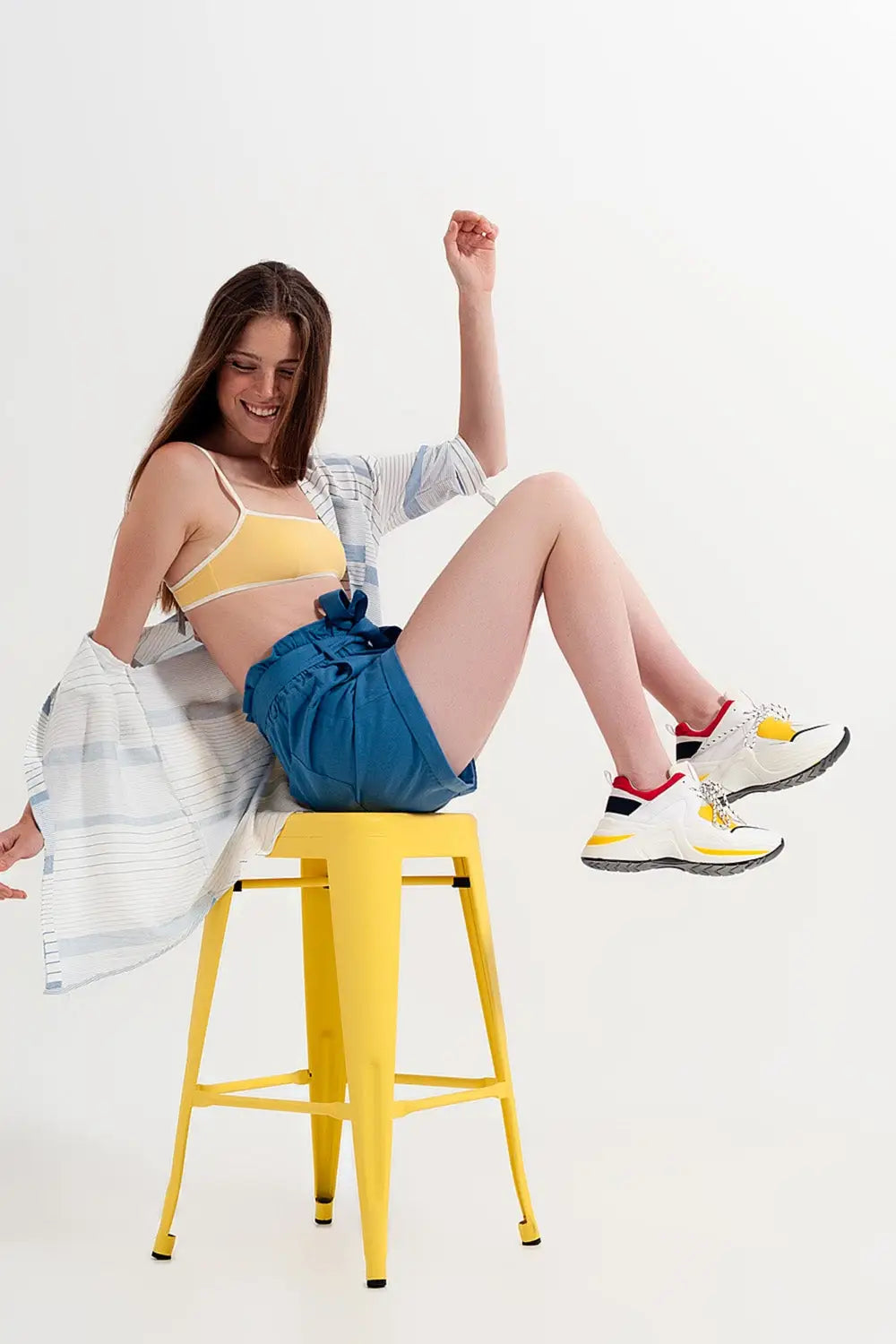 Shorts with belted waist in blue - Pants