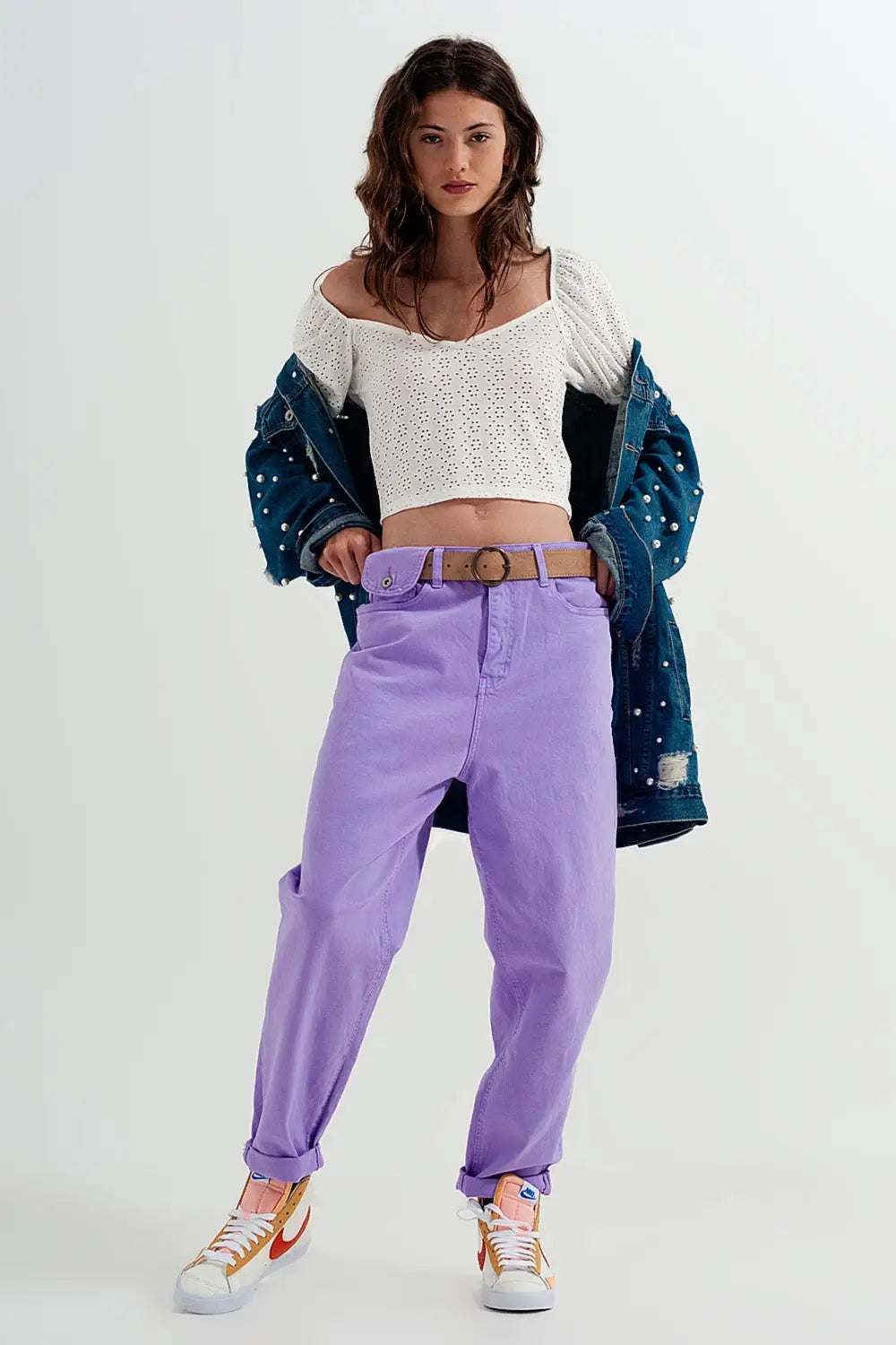 High waisted loose tapered leg jeans in purple - Colored Jeans
