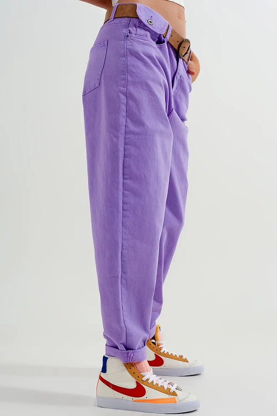 High waisted loose tapered leg jeans in purple - Colored Jeans