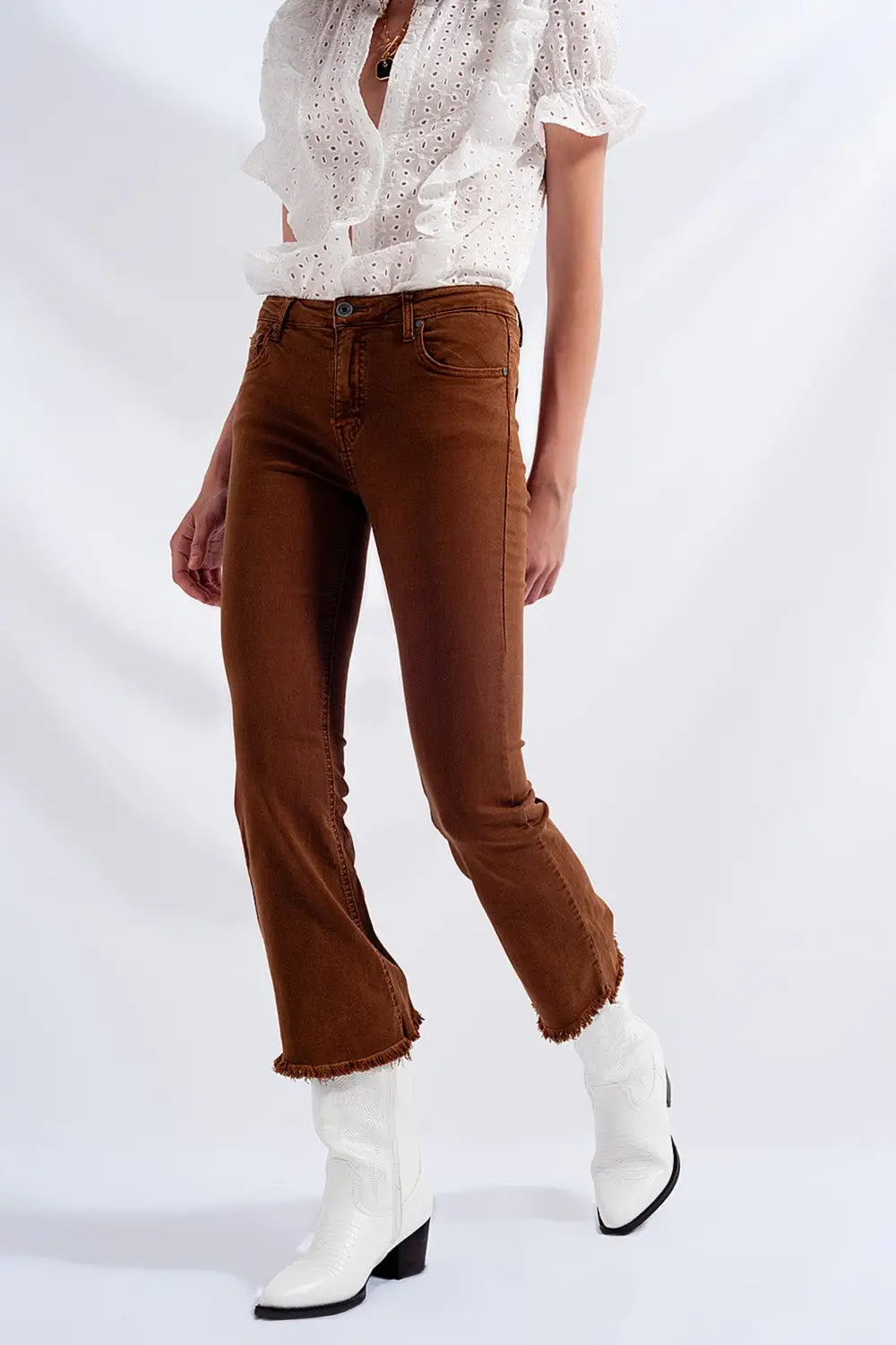 High rise raw hem flared jeans in brown - Colored Jeans