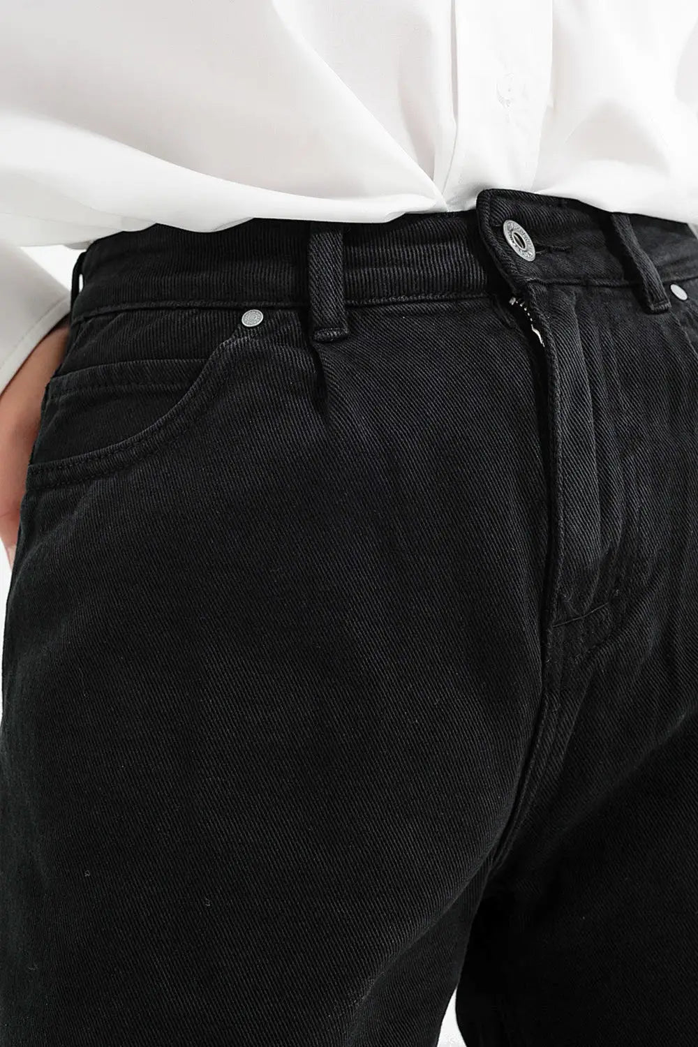 Denim mom shorts in black - Pants